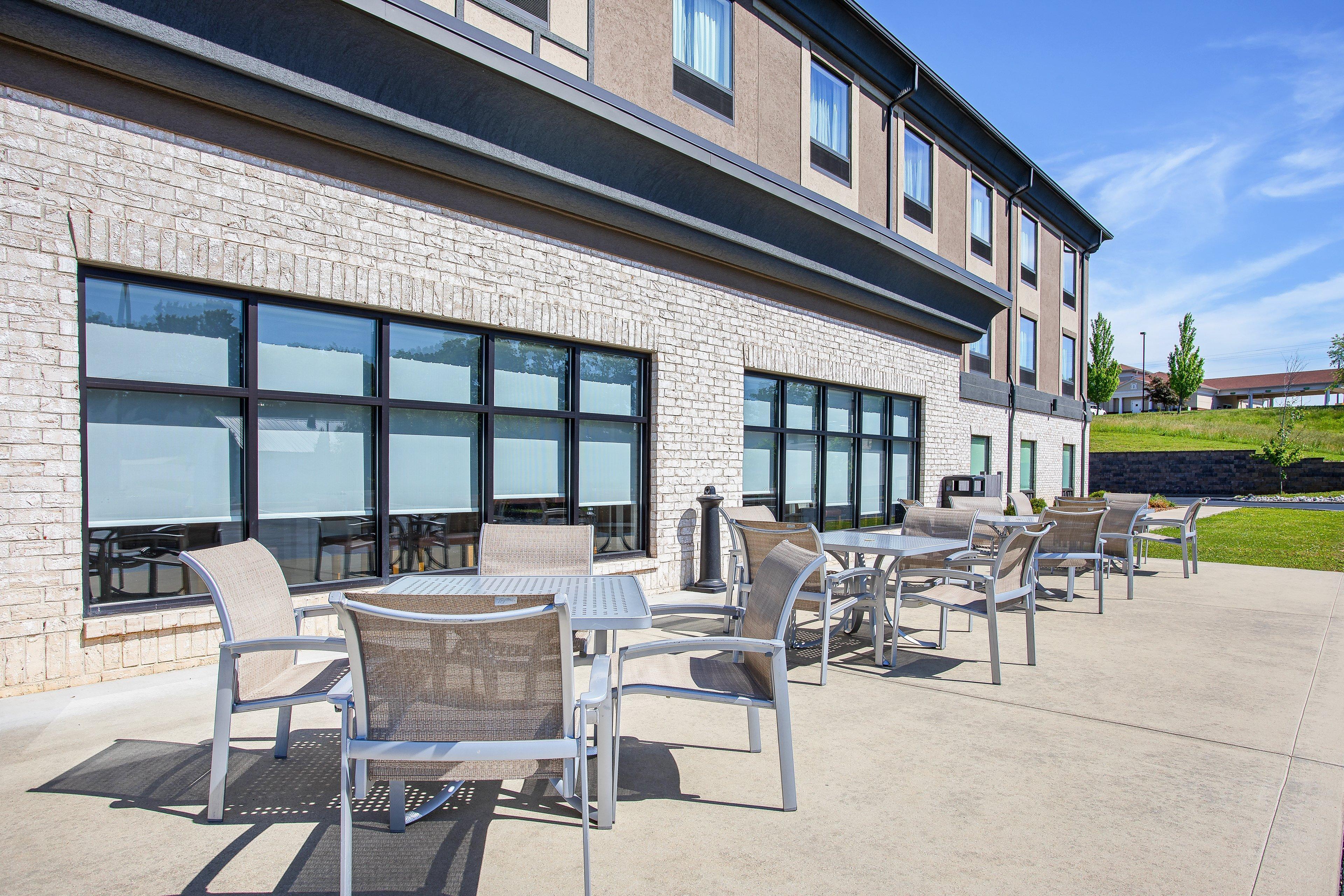 Holiday Inn Express Hotel & Suites Glasgow By Ihg Exterior photo